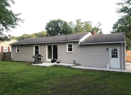 116 Shamrock Dr, Warwick, RI 02886-8025