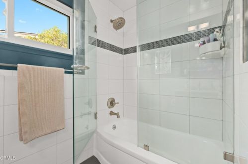 2358 Caracas St, Glendale CA  91214-3003 exterior