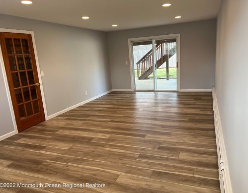 21 Eisele Ave, Tinton Falls NJ  07712-4128 exterior