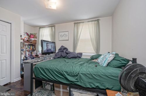 2238 12 St, Philadelphia PA 19133-1006 exterior