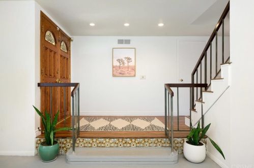 29254 Deep Shadow Dr, Calabasas, CA 91301-1522