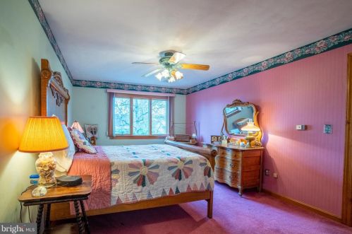 5160 Grandview Rd, Hanover PA 17331-7885 exterior