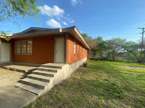 3720 Slade Blvd, Fort Worth TX  76116-6947 exterior