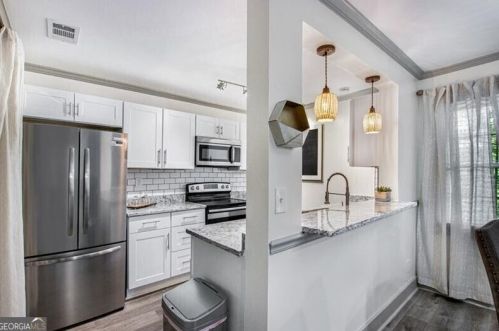 178 Barone Pl, Atlanta GA  30327-1073 exterior