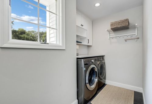 35 Hilltop Rd, Norwalk CT  06854-5001 exterior