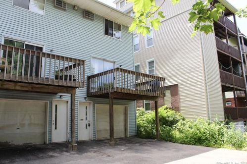 489 Wilson St, Waterbury, CT 06708-3455
