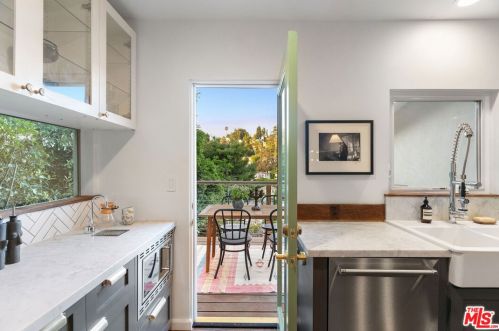 1520 Columbia Dr, Glendale CA  91205-3508 exterior