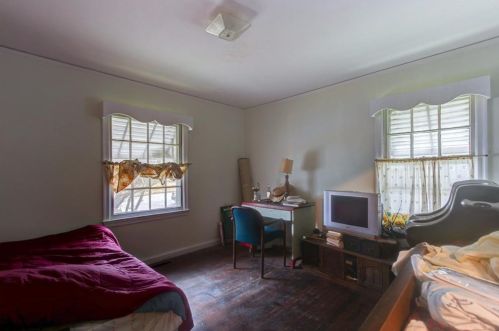 1487 Mercer Ave, Atlanta GA  30337-1515 exterior