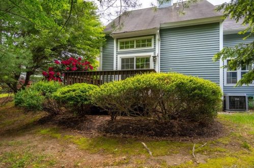 11 Windcrest Dr, Granby CT  06035-2425 exterior