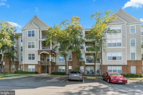 3021 Nicosh Cir, Falls Church, VA 22042-1232