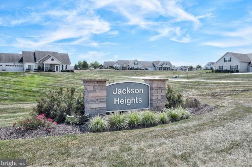 127 Dolomite Dr, York PA  17408-6359 exterior