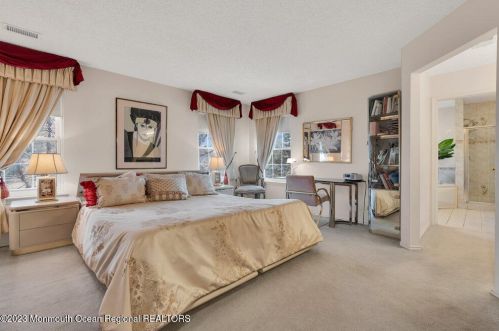 178 Old Orch Ln, Tinton Falls NJ 07712-2570 exterior