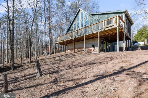 166 Nemacolin Trl, Hedgesville WV  25427-4272 exterior