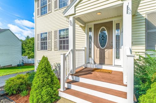 12 Lincoln Ln, Chester, NH 03036-4401