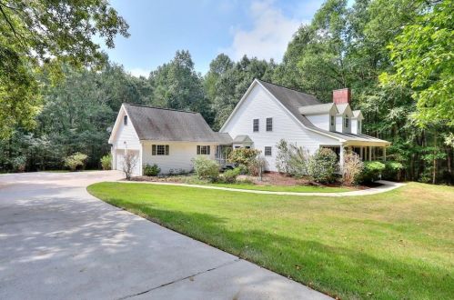 152 Smokey Hollow Rd, Jefferson, GA 30549-3506