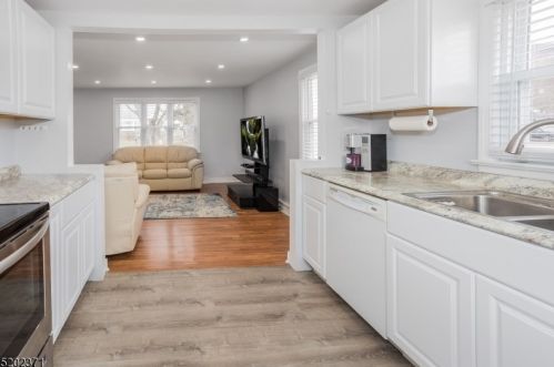 104 Hamilton Dr, Hackettstown NJ  07840-1326 exterior