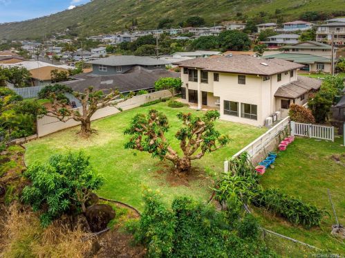 859 Hao St, Honolulu HI  96821-1620 exterior