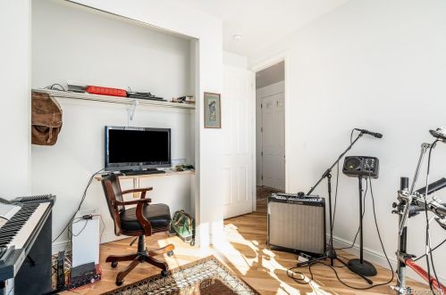 273 Kewaunee Way, Aurora CO 80016-4327 exterior