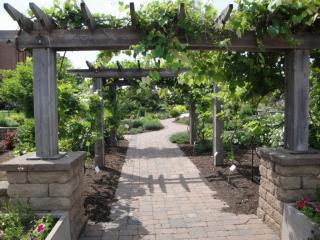 1855 Larpenteur Ave, Saint Paul MN  55109-4790 exterior