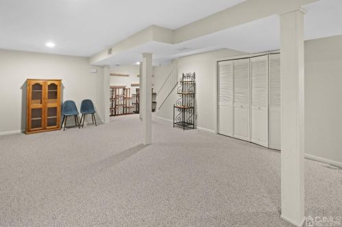 32 Coriander Dr, Princeton NJ  08540-9425 exterior