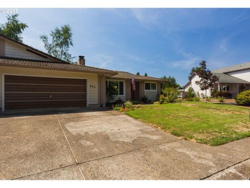 945 Meadowvale Ln, Woodburn, OR 97071-5847
