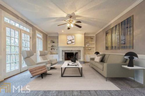 5636 Hunters Chase Ct, Lithonia, GA 30038-1645