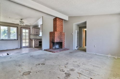 1020 Dennis Ave, Simi Valley CA  93065-3224 exterior