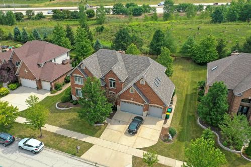 12465 Thornberry Dr, Lemont IL  60439-4616 exterior