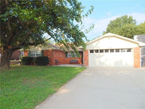 18 Tawana Dr, Shawnee, OK 74804-1133