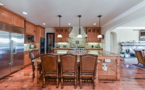 25 Blue Smt, Irvine CA  92603-0168 exterior