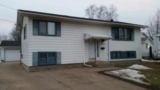 3909 8th Ave, Hibbing, MN 55746-3127