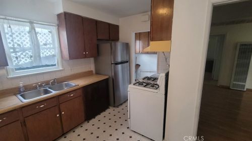 13214 Roselle Ave, Hawthorne CA  90250-6120 exterior