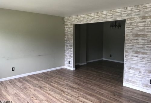 21 Tudor Pl, Mount Olive, NJ 07828-3784