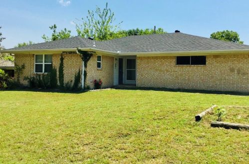 801 10th St, Princeton TX  75407-6676 exterior