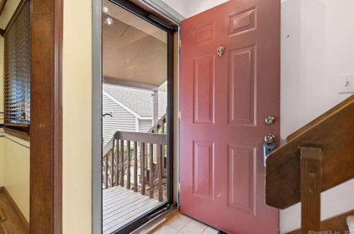 304 Mill Pond Dr, Wapping, CT 06074-3595