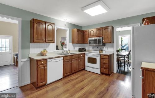 1549 Jefferson Ct, Lancaster PA  17602-1245 exterior