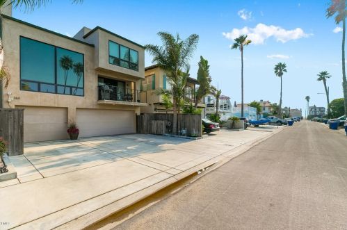 144 Pasadena Ave, Oxnard, CA 93035-4576
