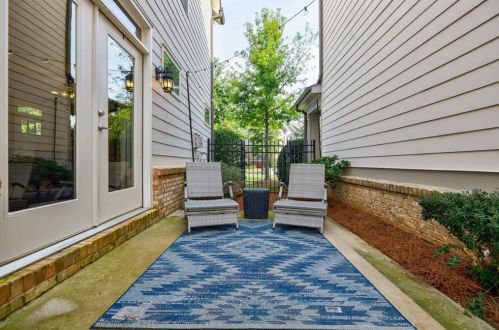 1716 Whitfield Parc Cir, Smyrna GA 30080-2205 exterior