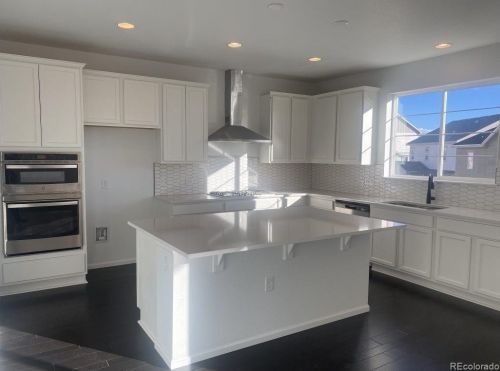 21034 Quincy Pl, Denver, CO 80015-5494