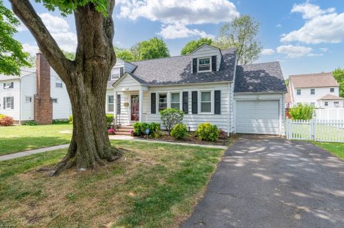 2231 Greenside Pl, Scotch Plains, NJ 07076-1316