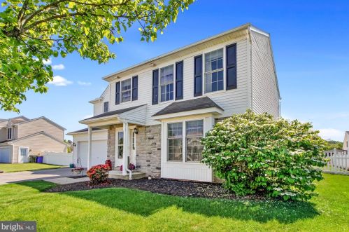 80 Taylor Dr, York, PA 17404-8295