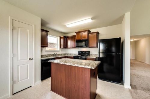 1595 Twin Hills Way, Princeton TX  75407 exterior