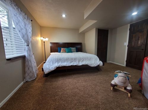 5273 Nepal Way, Aurora CO  80015-6441 exterior