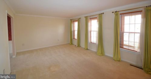 7814 Cliffside Ct, Springfield VA  22153-2716 exterior