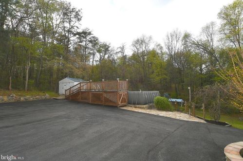 340 Highland Ridge Rd, Berkeley Springs WV  25411-3898 exterior
