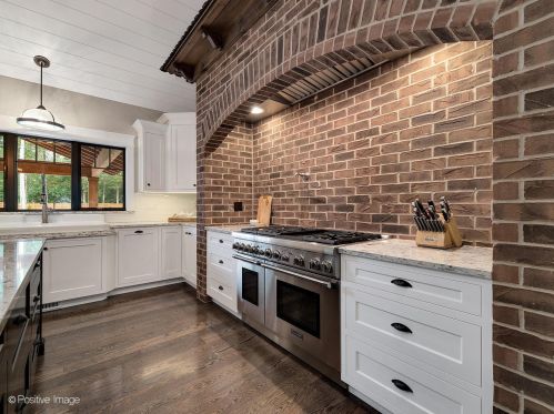 740 67th Pl, Willowbrook IL  60527-5307 exterior