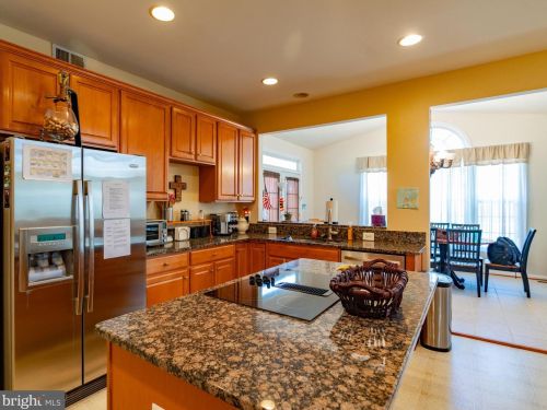 7125 Ayers Mdw Ln, Springfield VA  22150-4915 exterior