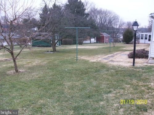 1702 Buttercup Rd, Lancaster PA  17602-3904 exterior