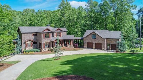 3601 Shoreland Dr, Buford, GA 30518-1578