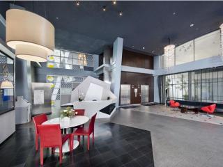 501 Olympic Blvd, Los Angeles CA  90015-1807 exterior